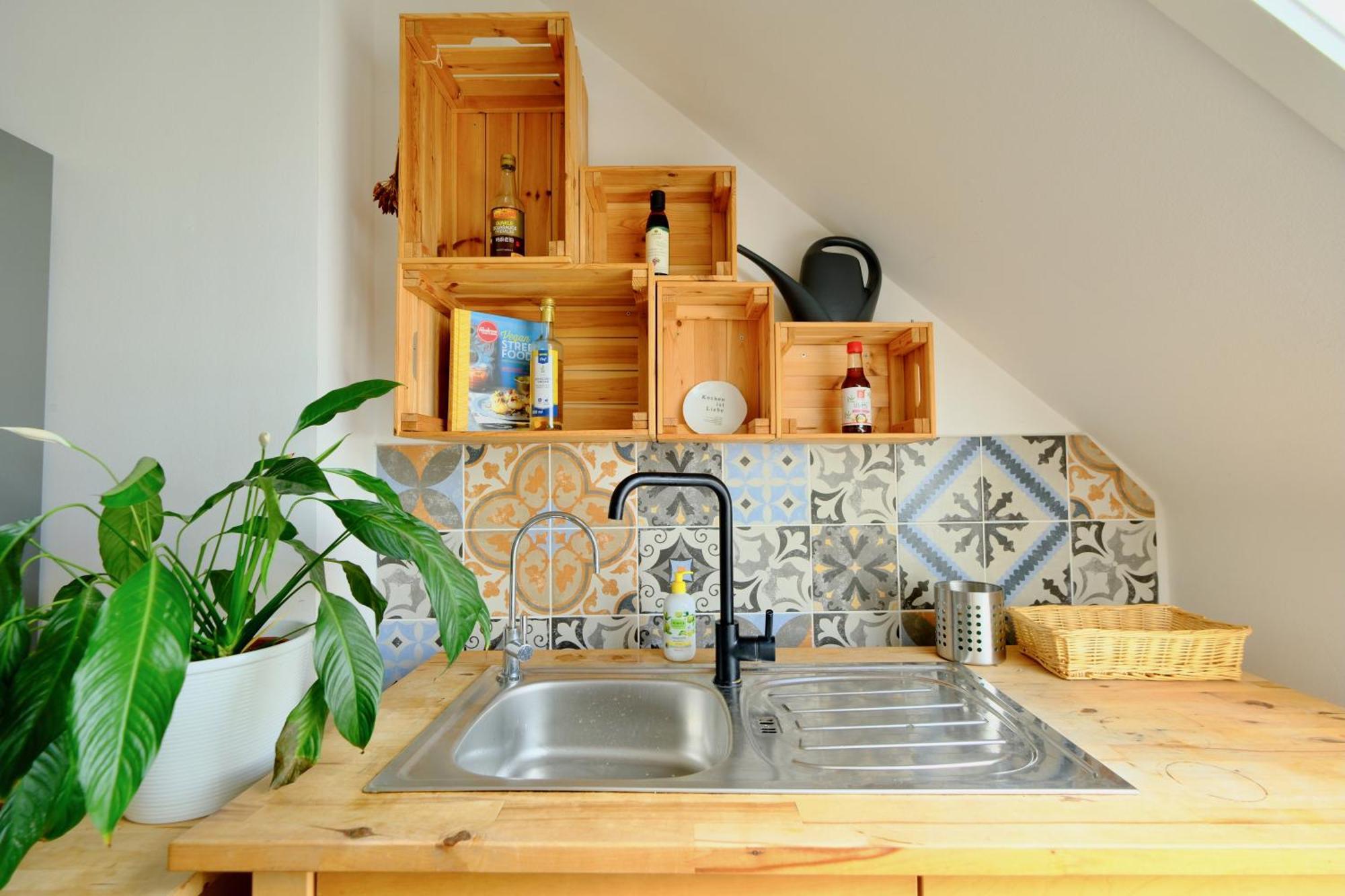 Happybnb - Stilvolles, Naturgelegenes Apartment Mit Blick Auf Den Mittellandkanal Und Die Wasserstadt Hannover - Kamin, Parken Und Spielplatz Exterior photo