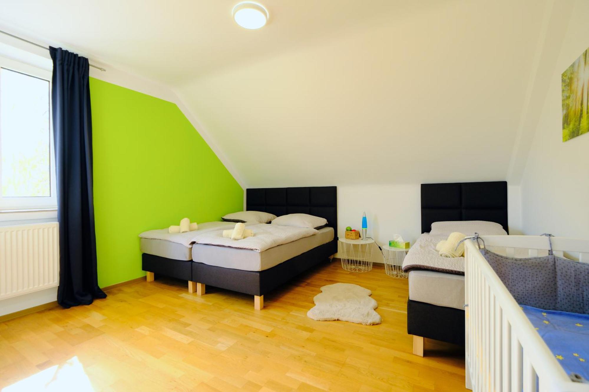 Happybnb - Stilvolles, Naturgelegenes Apartment Mit Blick Auf Den Mittellandkanal Und Die Wasserstadt Hannover - Kamin, Parken Und Spielplatz Exterior photo
